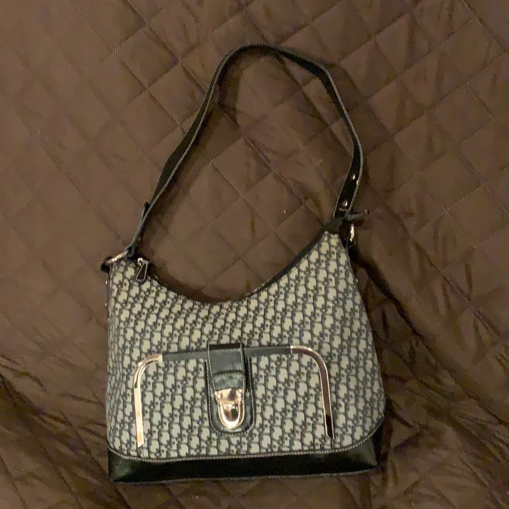 Black and White shoulder bag